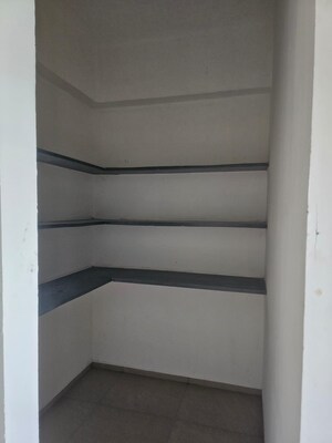 Furnished Amenities in 4 BHK Apartment at Panjrapole – for Rent