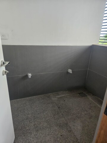 Furnished Amenities in 4 BHK Apartment at Panjrapole – for Rent