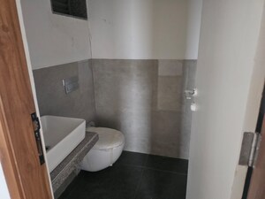 Furnished Amenities in 4 BHK Apartment at Panjrapole – for Rent