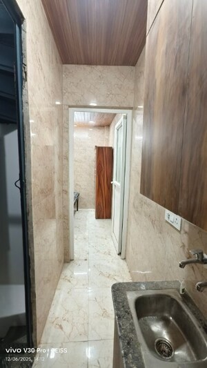  1 RK Builder Floor at Shakarpur – for Rent