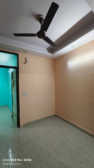 Room in 2 BHK Builder Floor at Shakarpur – for Sale