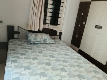 Bedroom in 4 BHK Apartment at Ambawadi – for Rent