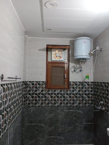 Bathroom in 2 BHK Builder Floor at Sector 57 – for Rent