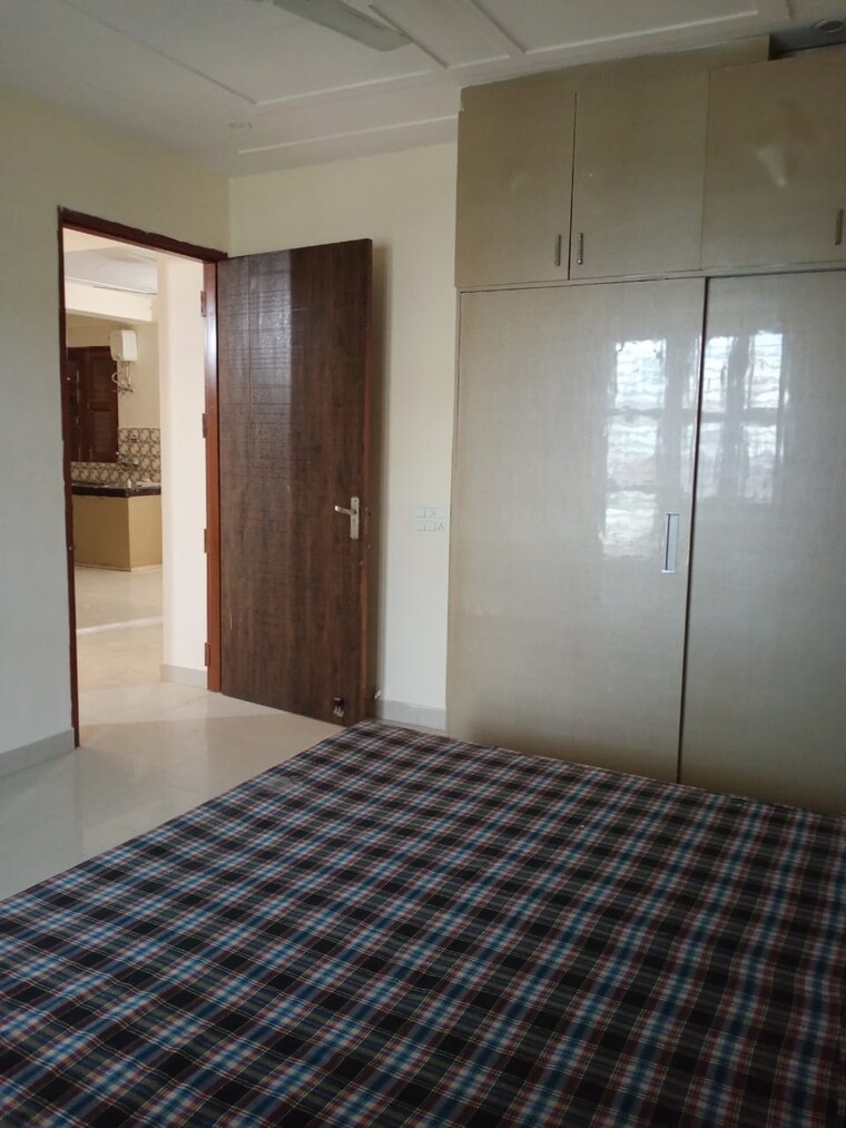Bedroom, sector 57 2 Bedroom 200 Sq.Yd. Builder Floor In Sector 57 Gurgaon 9617084