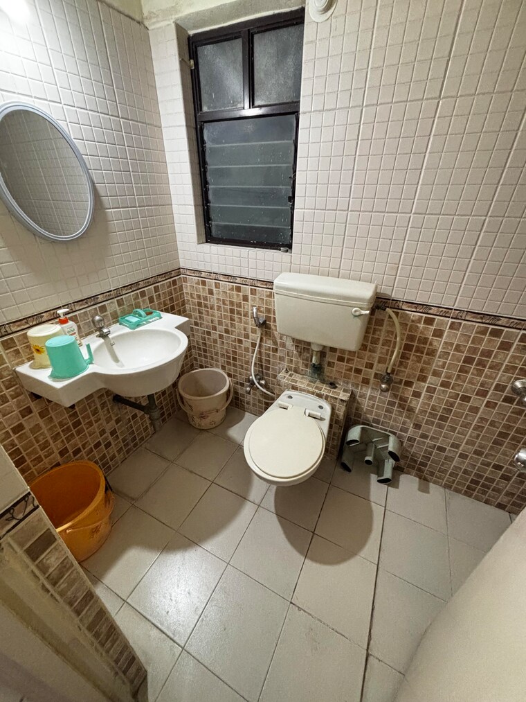 Bathroom, goel-ganga-constella 3 Bedroom 1450 Sq.Ft. Apartment In Kharadi Pune 9617088