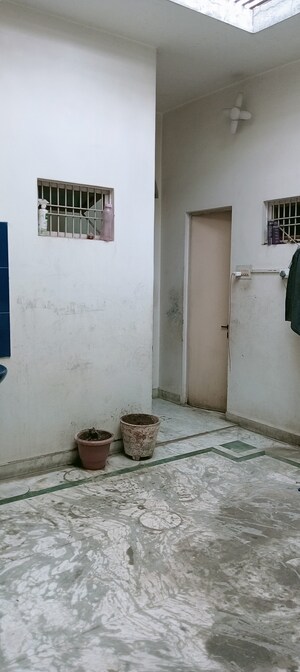 Living Room in 2.5 BHK Independent House at Rajajipuram – for Rent