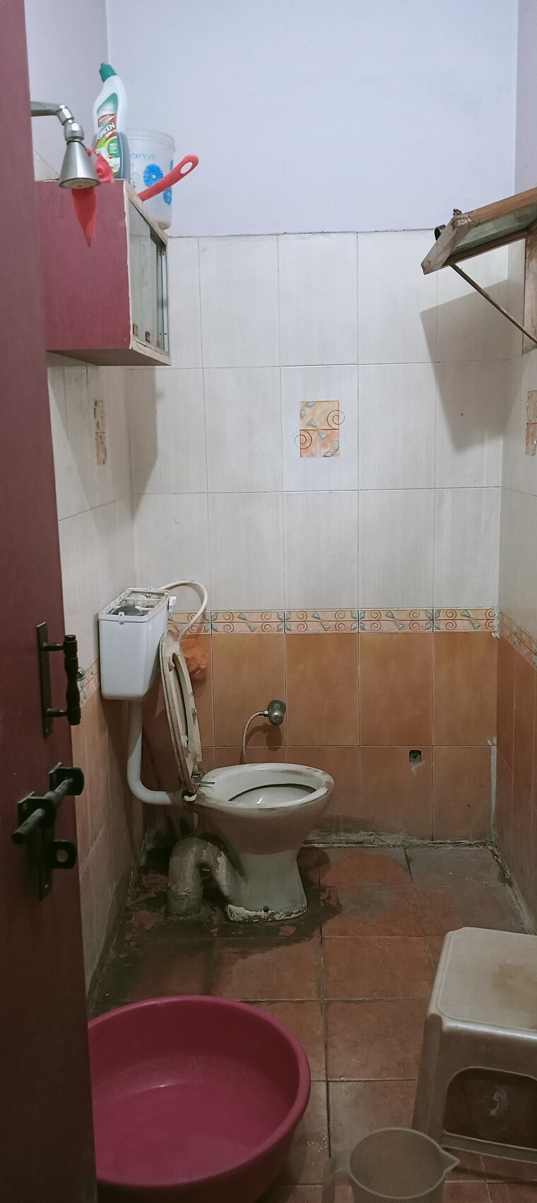 Bathroom, rajajipuram 2.5 Bedroom 1800 Sq.Ft. Independent House In Rajajipuram Lucknow 9617102