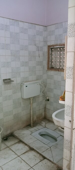 Bathroom in 2.5 BHK Independent House at Rajajipuram – for Rent