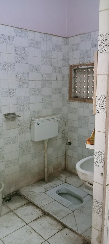 Bathroom in 2.5 BHK Independent House at Rajajipuram – for Rent