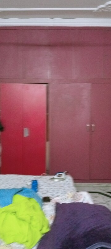 Room in 2.5 BHK Independent House at Rajajipuram – for Rent