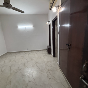 Room in 3 BHK Builder Floor at Green Park – for Rent