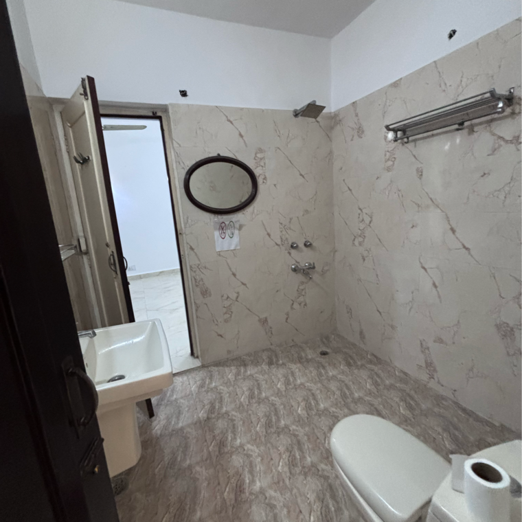 Bathroom, green park 3 Bedroom 311 Sq.Yd. Builder Floor In Green Park Delhi 9617106