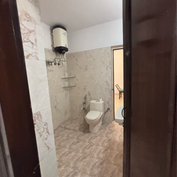 Bathroom in 3 BHK Builder Floor at Green Park – for Rent