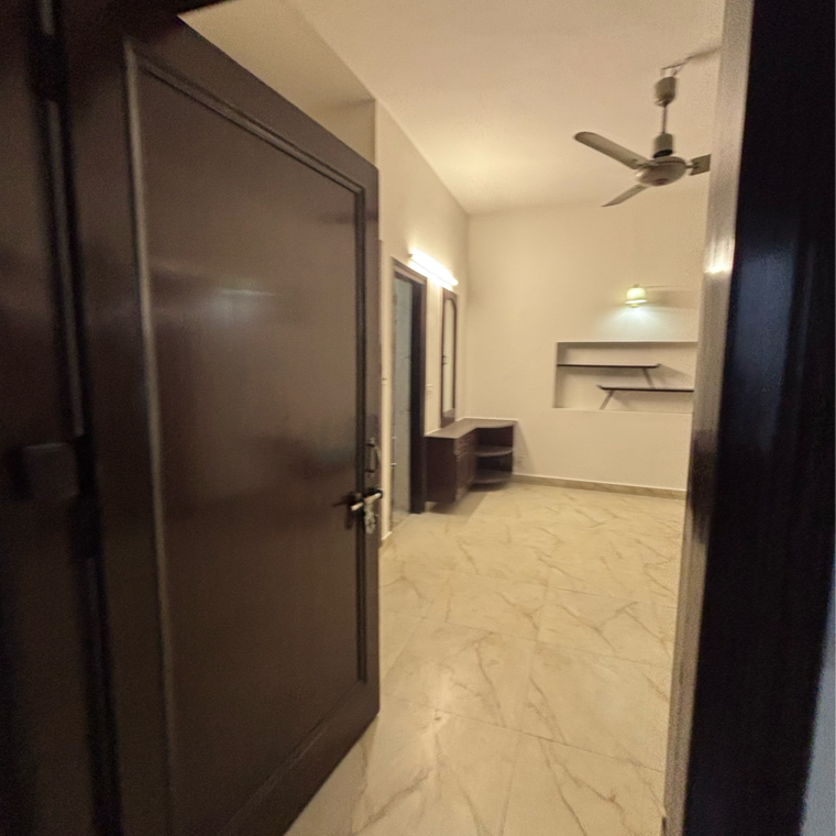 Bathroom, green park 3 Bedroom 311 Sq.Yd. Builder Floor In Green Park Delhi 9617106