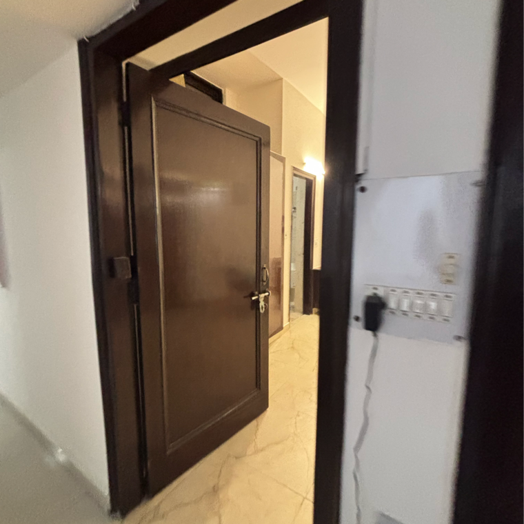 Room, green park 3 Bedroom 311 Sq.Yd. Builder Floor In Green Park Delhi 9617106