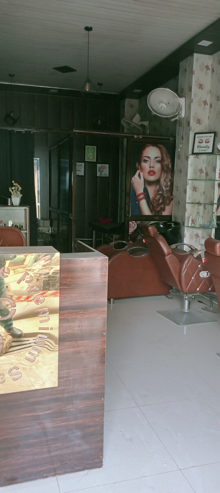 Common Area, rajajipuram Commercial Co Working Space 1400 Sq.Ft. In Rajajipuram Lucknow 9617116