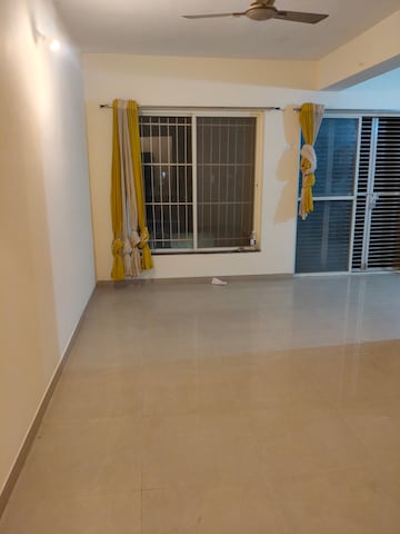 Room in 2 BHK Apartment at Mittal Arcvista, Dhanori – for Rent