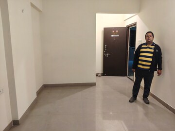 Room in 2 BHK Apartment at Mittal Arcvista, Dhanori – for Rent