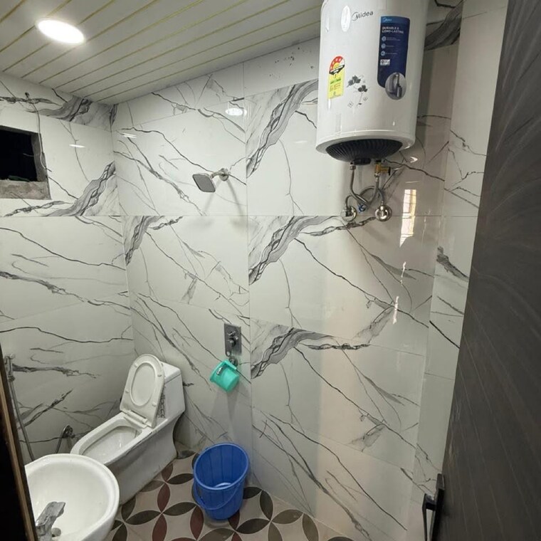 Bathroom, suraj kund Pg For Boys & Girls In Suraj Kund 9617119