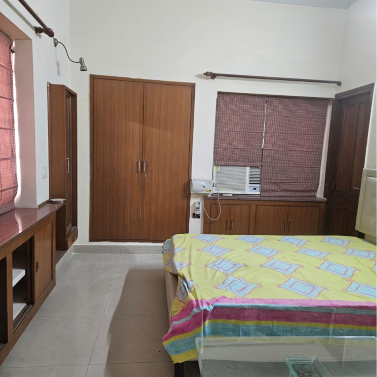 Bedroom, green park 3 Bedroom 311 Sq.Yd. Builder Floor In Green Park Delhi 9617117