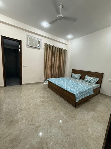Bedroom in 1 BHK Builder Floor at DLF City Gurgaon, Sector 27 – for Rent