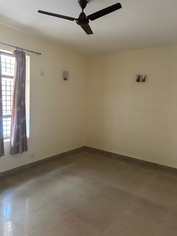 Room in 2 BHK Builder Floor at RWA Residential Society Sector 46, Sector 46 – for Rent