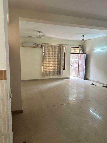 Room in 2 BHK Builder Floor at RWA Residential Society Sector 46, Sector 46 – for Rent