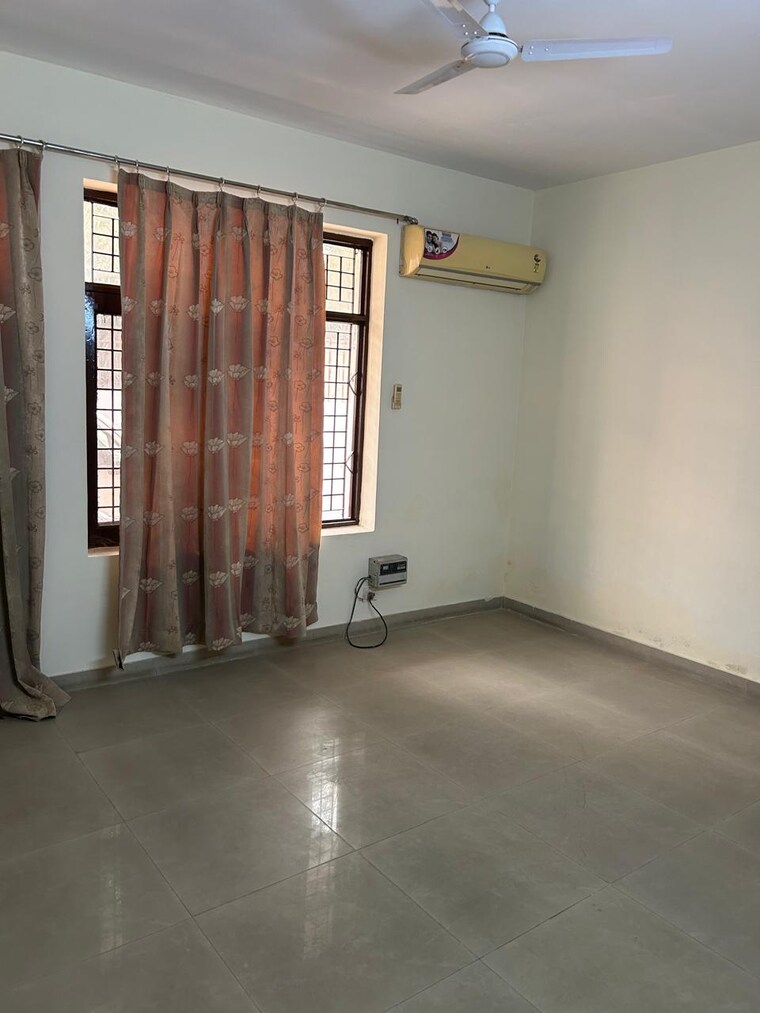 Room, rwa-residential-society-sector-46 2 Bedroom 190 Sq.Yd. Builder Floor In Sector 46 Gurgaon 9617132