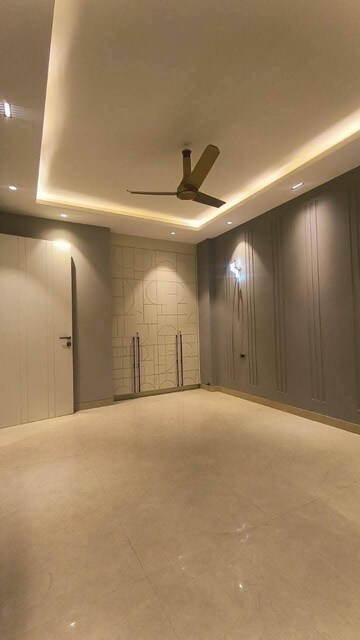 Room in 1 BHK Builder Floor at Palam Vihar – for Rent