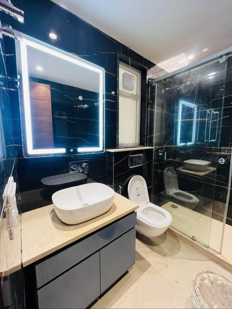 Attached Bathroom, palam vihar 1 Bedroom 785 Sq.Ft. Builder Floor In Palam Vihar Gurgaon 9617137