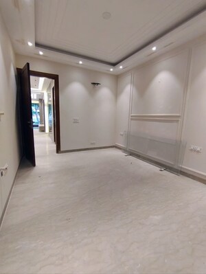 Room in 1 BHK Builder Floor at Palam Vihar – for Rent