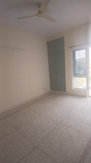 Room in 2 BHK Apartment at Srijan Apartments, Sector 62 – for Rent