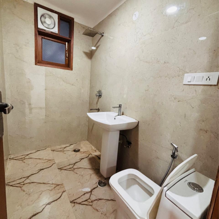 Bathroom, saket 3 Bedroom 1800 Sq.Ft. Builder Floor In Saket Delhi 9617144