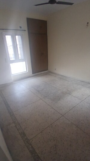 Room in 2 BHK Apartment at Srijan Apartments, Sector 62 – for Rent