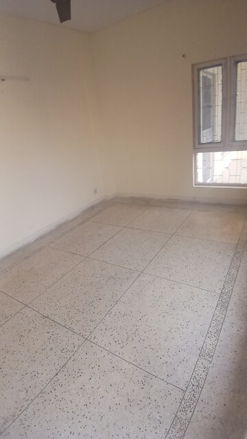 2 BHK Apartment For Rent in Srijan Apartments, Sector 62