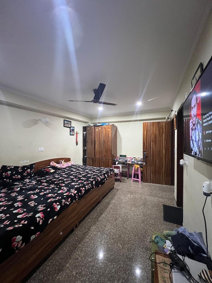 Bedroom, sector 21 2 Bedroom 200 Sq.Yd. Builder Floor In Sector 21 Gurgaon 9617146