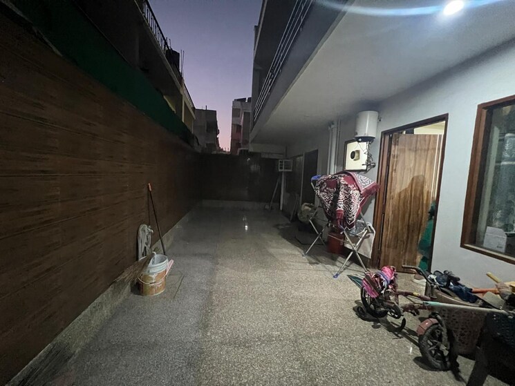 Balcony, sector 21 2 Bedroom 200 Sq.Yd. Builder Floor In Sector 21 Gurgaon 9617146