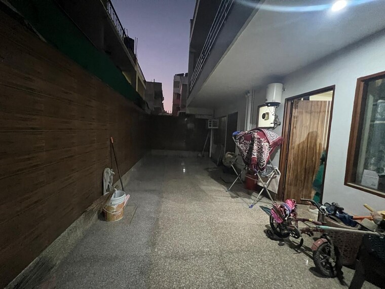 Balcony, sector 21 2 Bedroom 200 Sq.Yd. Builder Floor In Sector 21 Gurgaon 9617146