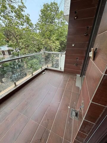 Balcony in 1 RK Builder Floor at White Pearl Residency, Sector 5 – for Rent