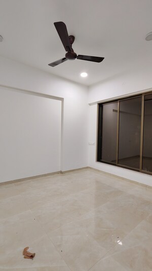 Room in 1 BHK Apartment at Bhoomi Samarth, Goregaon East – for Rent