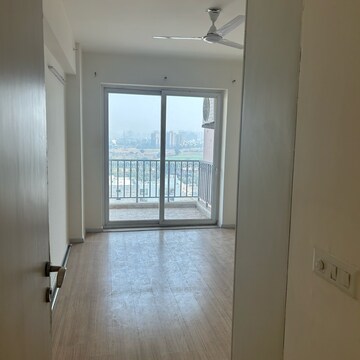 Room in 3 BHK Apartment at DLF The Skycourt, Nawada Fatehpur – for Sale