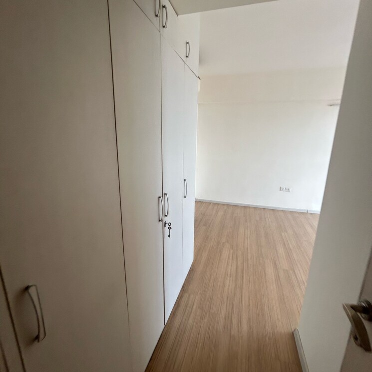 Bathroom, dlf-the-skycourt 3 Bedroom 1931 Sq.Ft. Apartment In Nawada Fatehpur Gurgaon 9617252