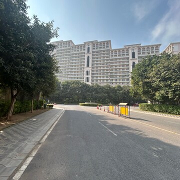 3 BHK Apartment For Sale in DLF The Skycourt, Nawada Fatehpur