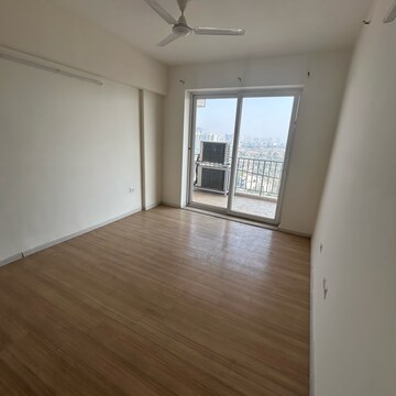 Room in 3 BHK Apartment at DLF The Skycourt, Nawada Fatehpur – for Sale