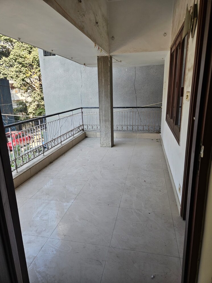 Balcony, green park 4 Bedroom 2000 Sq.Ft. Builder Floor In Green Park Delhi 9617170