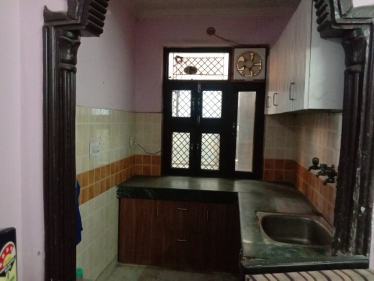 Kitchen, dwarka mor 1 Bedroom 405 Sq.Ft. Builder Floor In Dwarka Mor Delhi 9617174