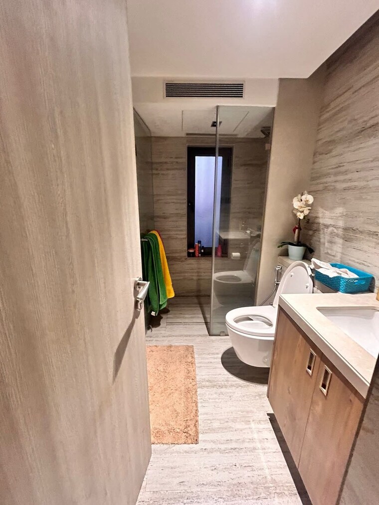 Bathroom, shanti-sadan-plot-1 2 Bedroom 900 Sq.Ft. Apartment In Matunga Mumbai 9617177