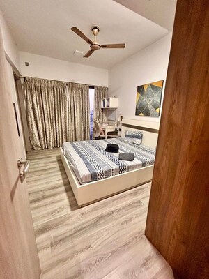 Bedroom in 2 BHK Apartment at Shanti Sadan Plot 1, Matunga – for Rent
