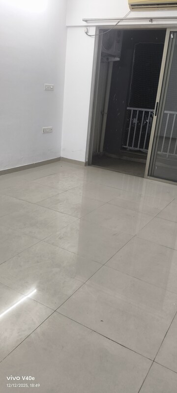 Room in 2 BHK Apartment at Lodha Casa Rio, Dombivli East – for Rent