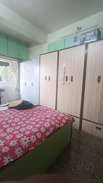 Master Bedroom in 2 BHK Builder Floor at Ankur Park, Mukund Nagar – for Sale